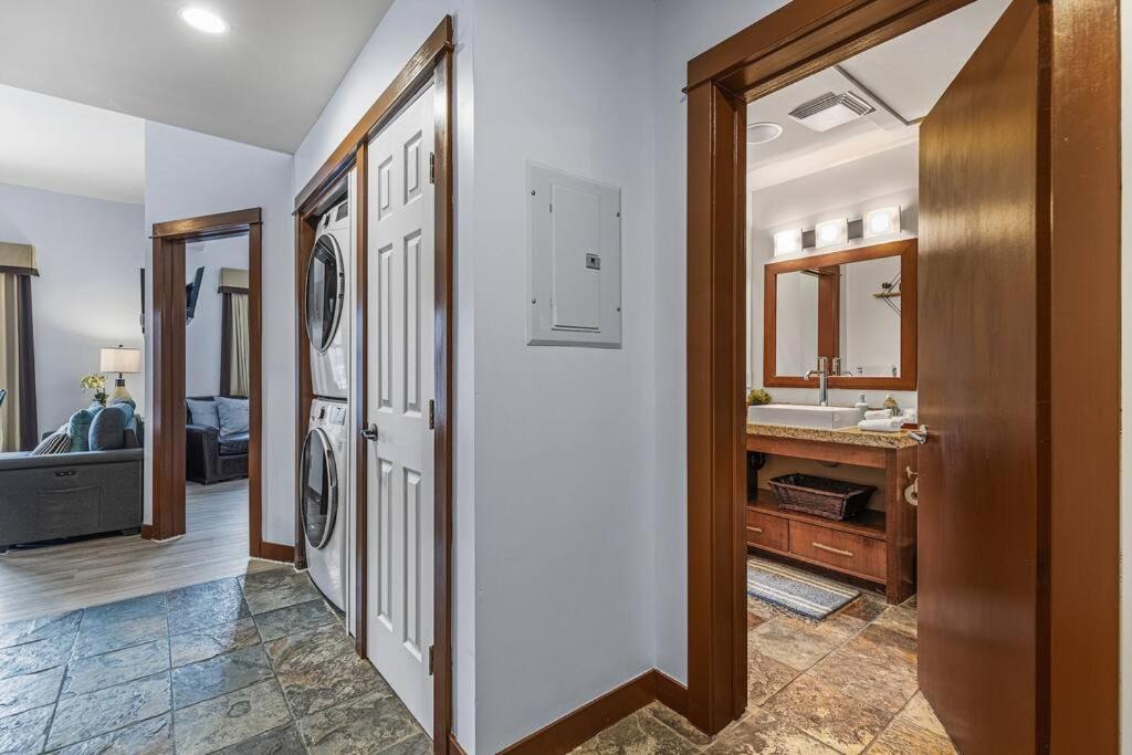 S105 Stay- Hot Tub, Stream Rm, Gym, Parking Mtn Retreat *